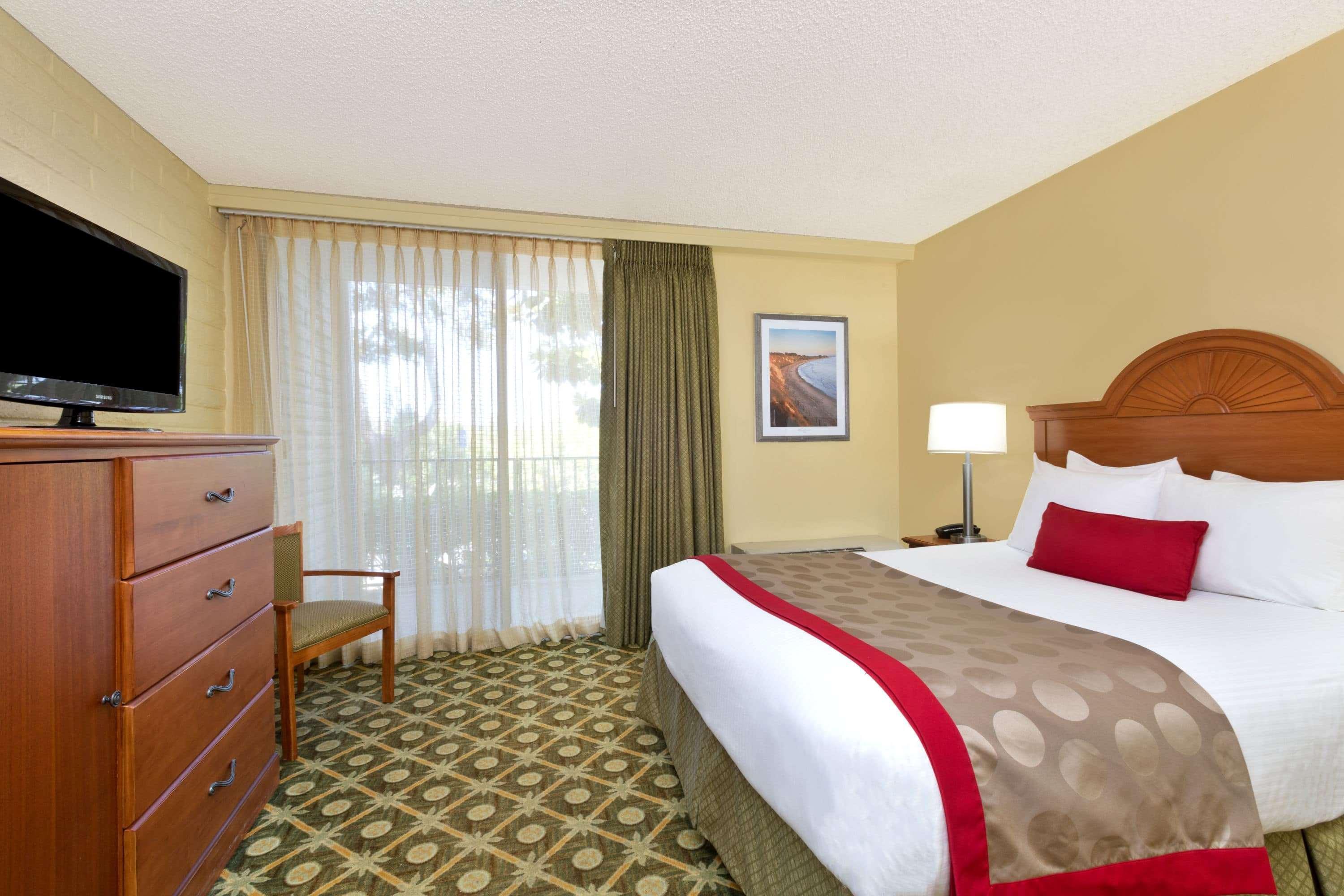 Ramada By Wyndham Santa Barbara Goleta Exterior foto