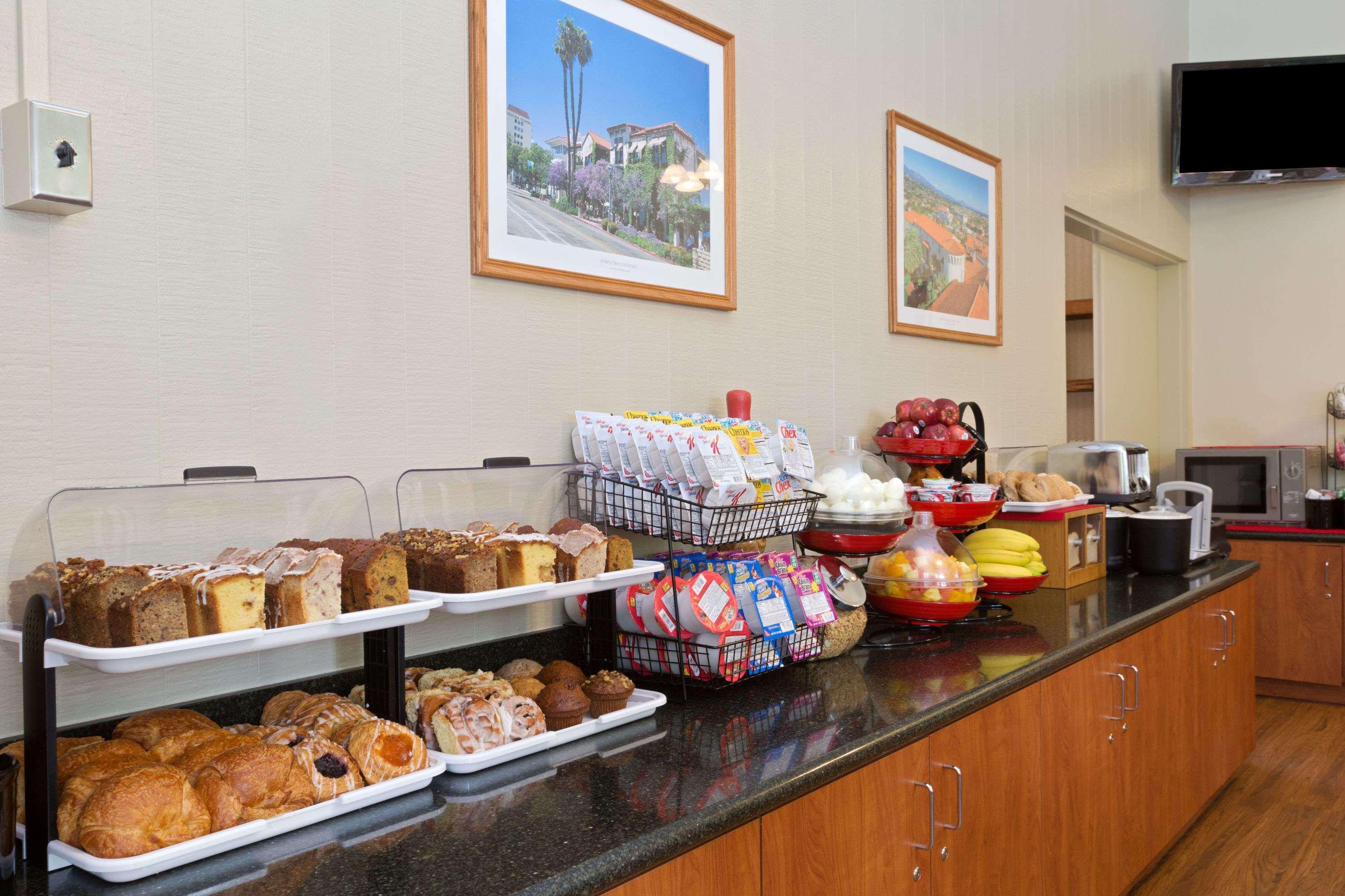 Ramada By Wyndham Santa Barbara Goleta Exterior foto