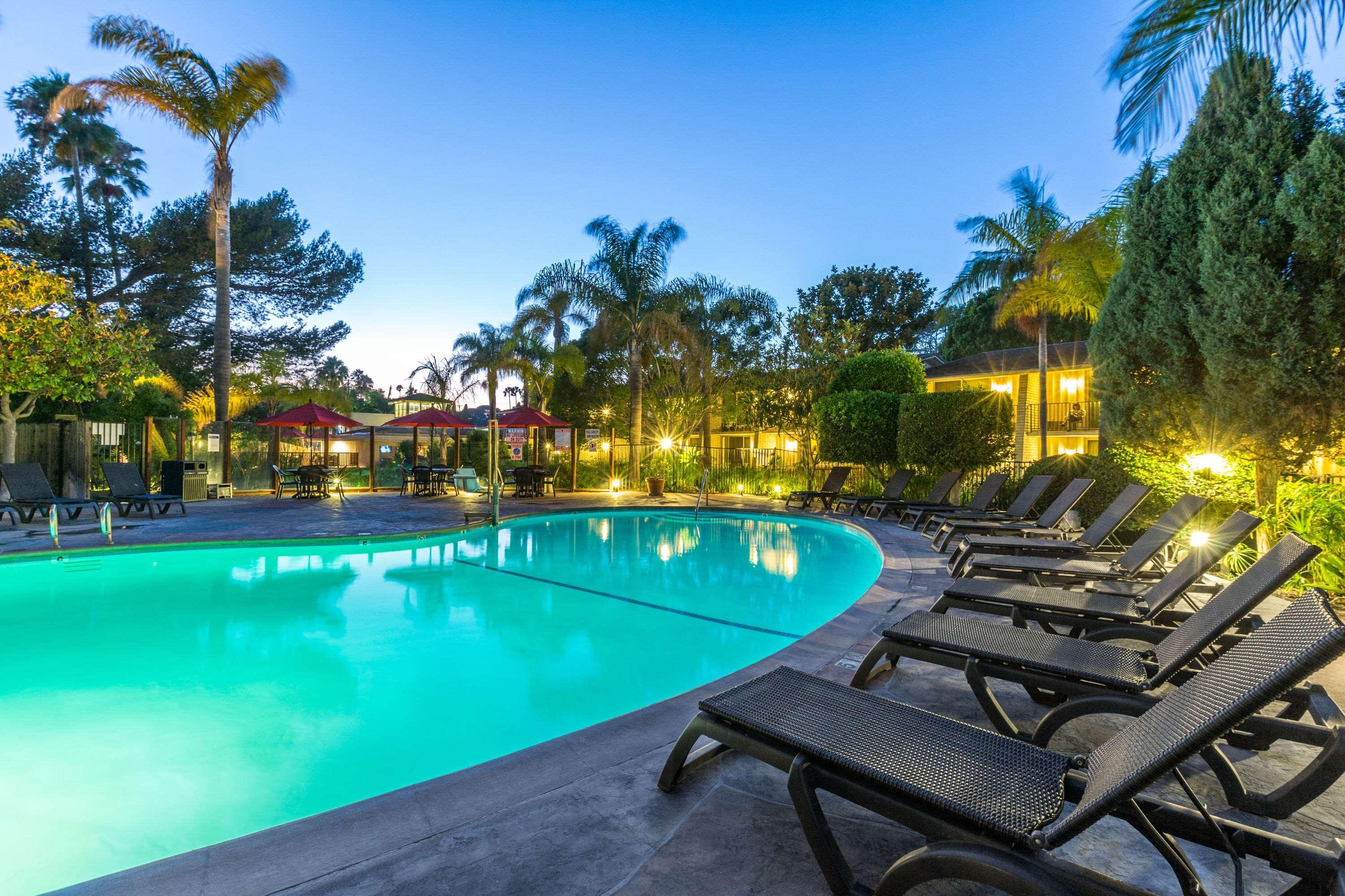 Ramada By Wyndham Santa Barbara Goleta Exterior foto