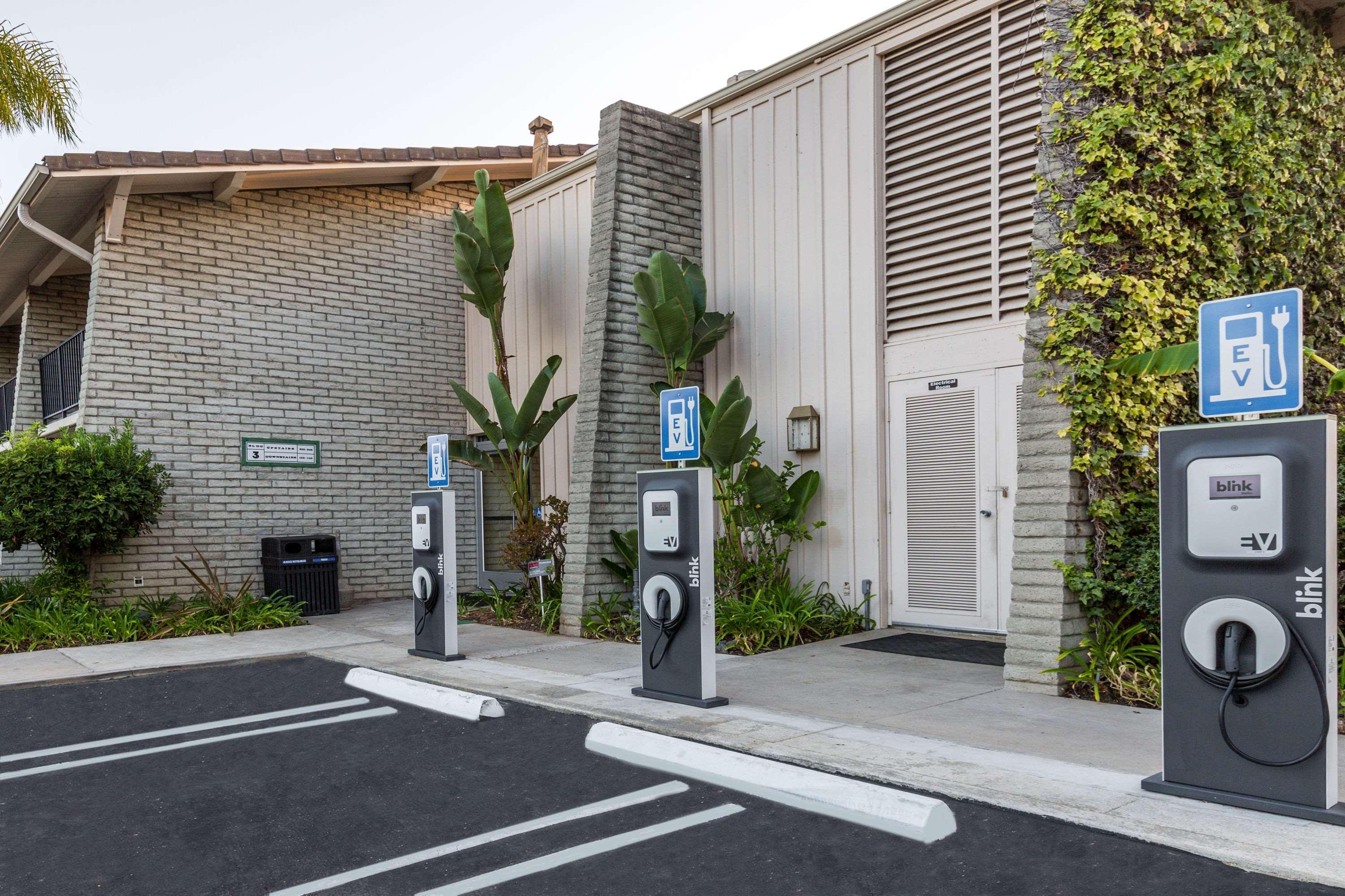 Ramada By Wyndham Santa Barbara Goleta Exterior foto