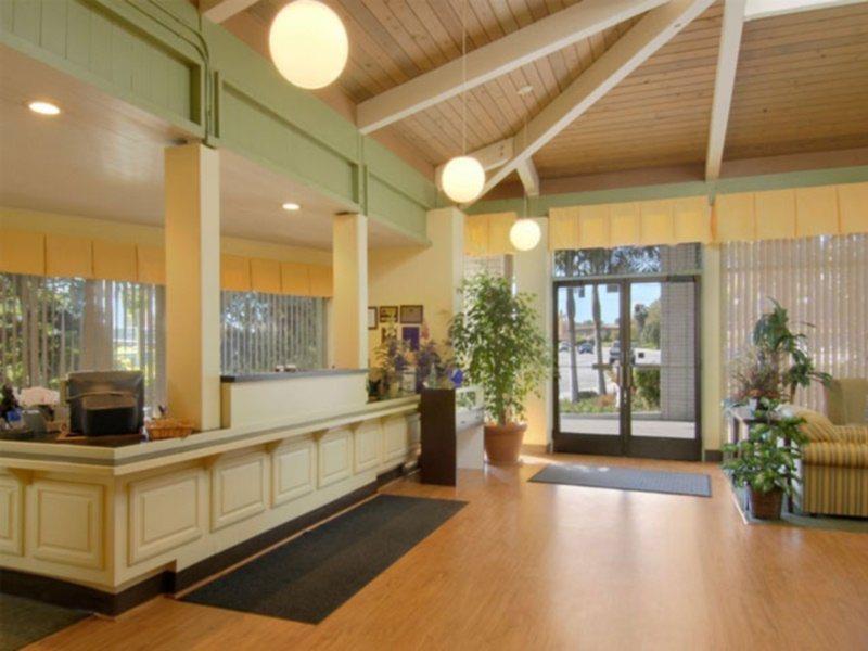 Ramada By Wyndham Santa Barbara Goleta Exterior foto