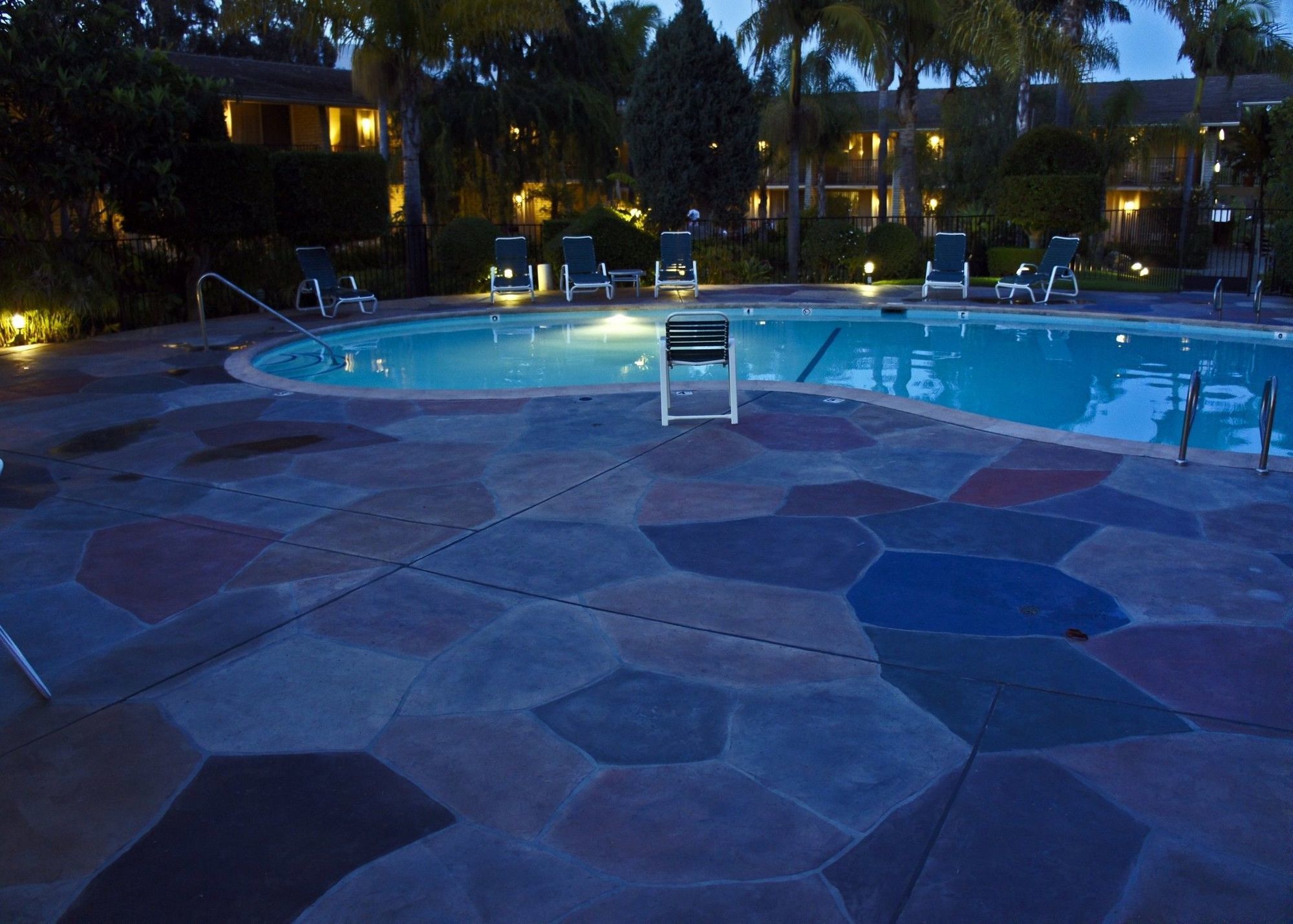 Ramada By Wyndham Santa Barbara Goleta Exterior foto