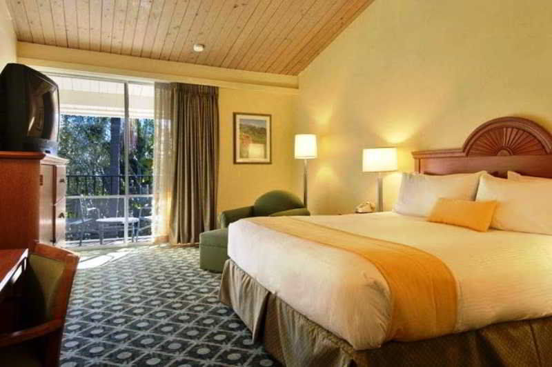 Ramada By Wyndham Santa Barbara Goleta Exterior foto